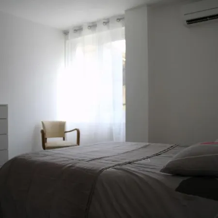 Dans Maison 2 Km De La 度假居 *