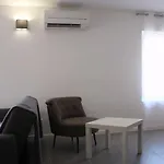 Dans Maison 2 Km De La Villeneuve-Loubet