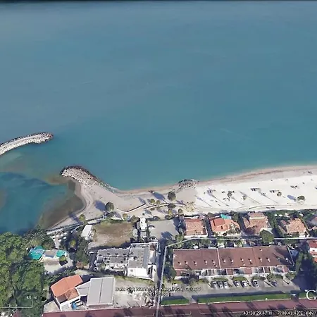 Dans Maison 2 Km De La Villeneuve-Loubet