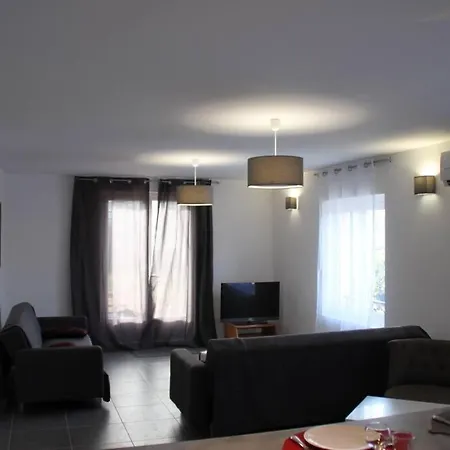 Holiday home Dans Maison 2 Km De La