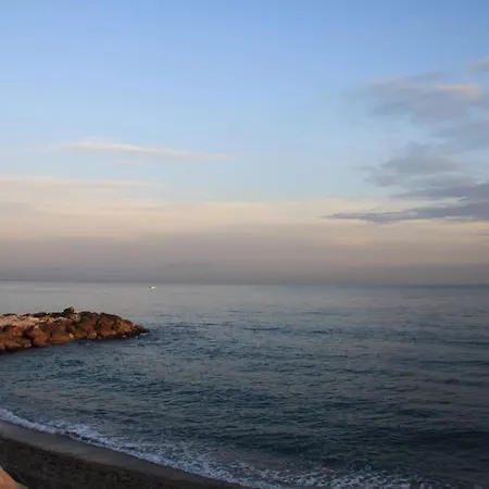 Dans Maison 2 Km De La Villeneuve-Loubet