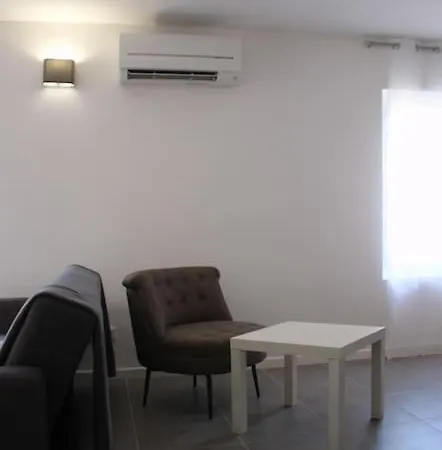 Dans Maison 2 Km De La Villeneuve-Loubet